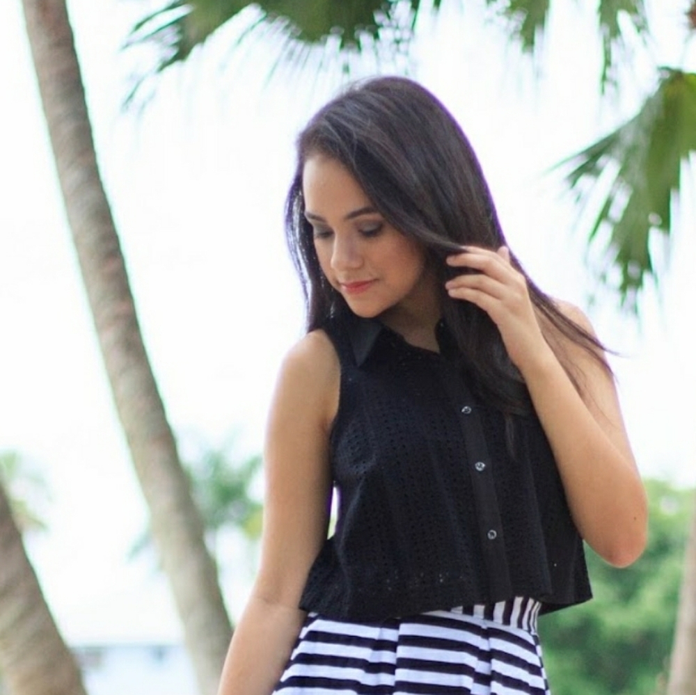 Ali Ro Black Eyelet Botton Down Crop Top